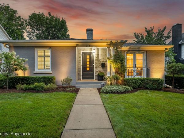 218 Coolidge Avenue , Barrington, IL 60010