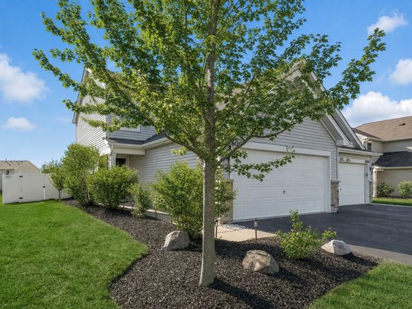 600 Vine Street , Hampshire, IL 60140