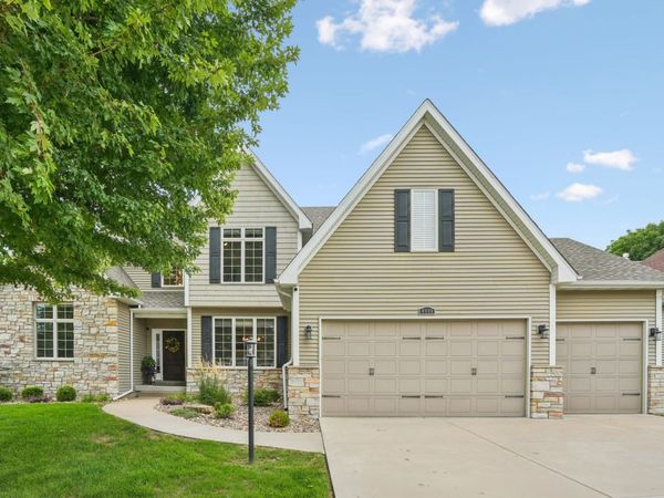 4969 Brittany Court , Bettendorf, IA 52722