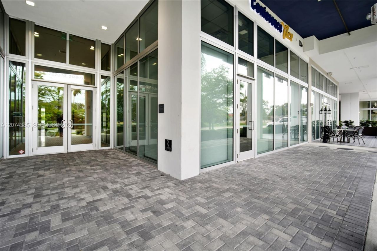 2820 NE 214th St, Unit 1010, Aventura, FL 33180 Photo