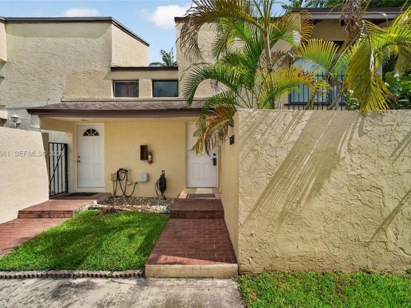 15811 SW 91st Ct , Unit B, Palmetto Bay, FL 33157
