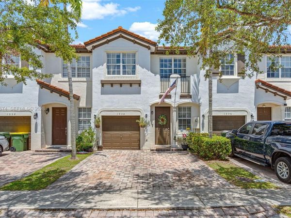 1034 NE 30th Ave , Homestead, FL 33033