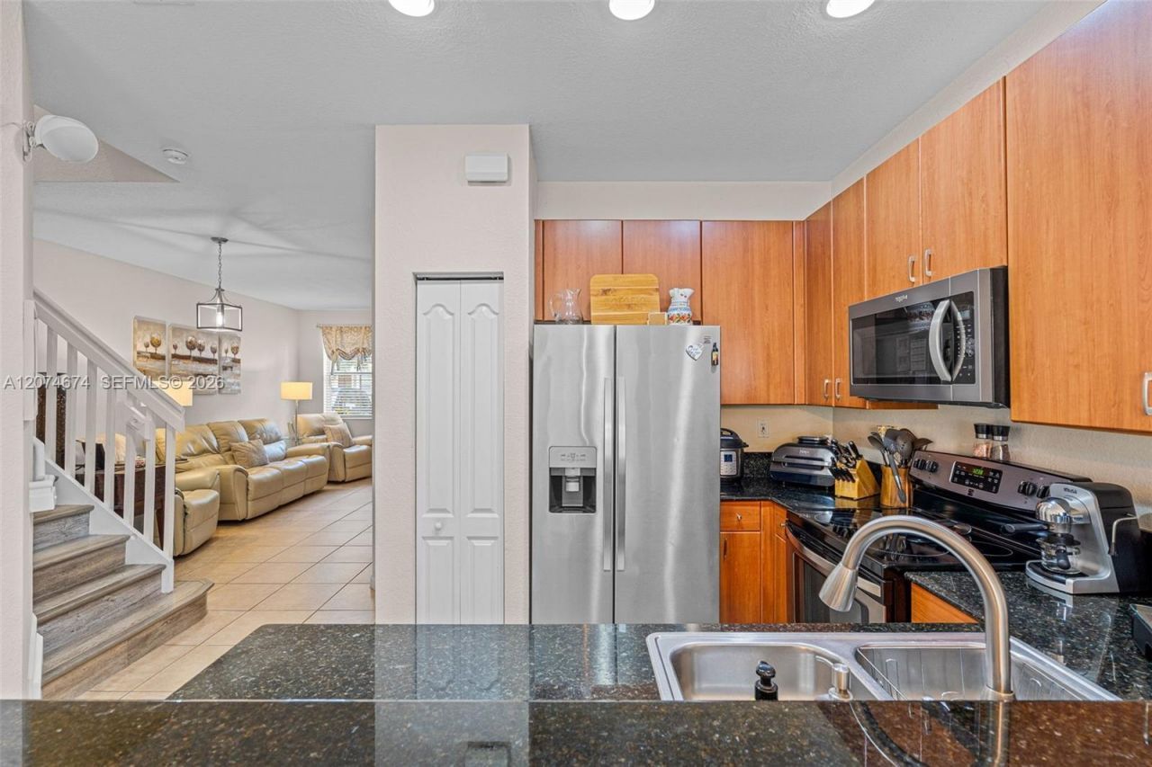 1034 NE 30th Ave , Homestead, FL 33033 Photo