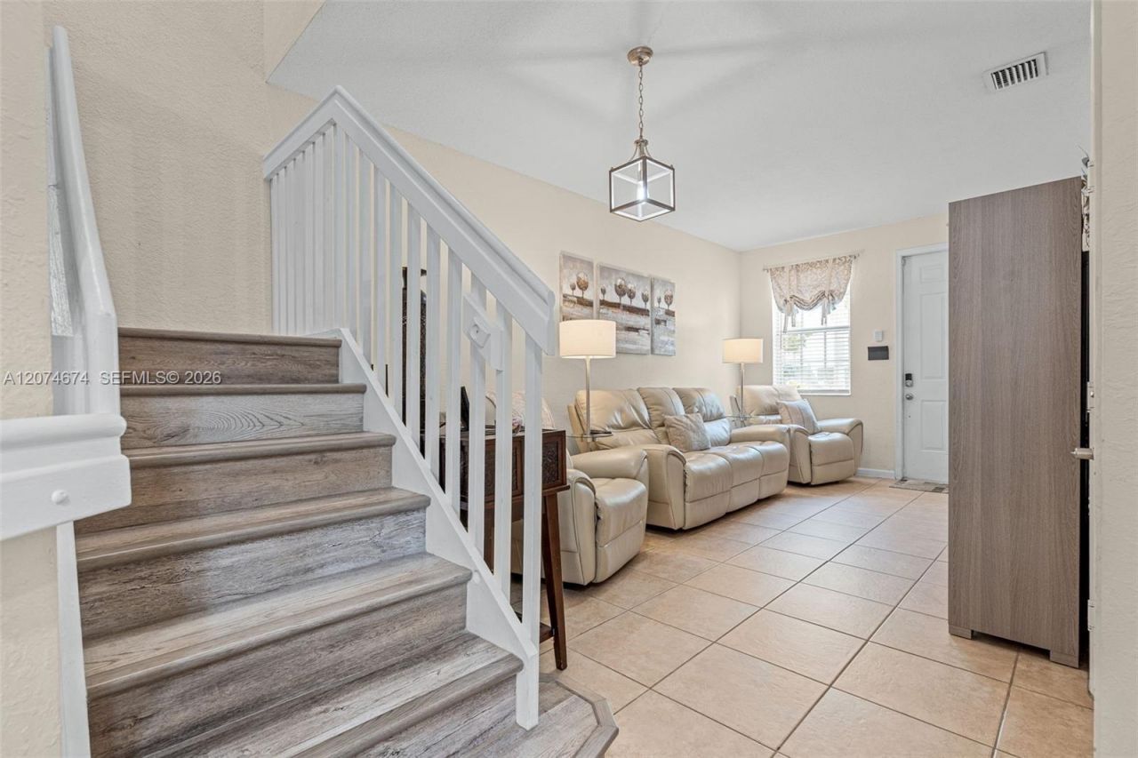 1034 NE 30th Ave , Homestead, FL 33033 Photo