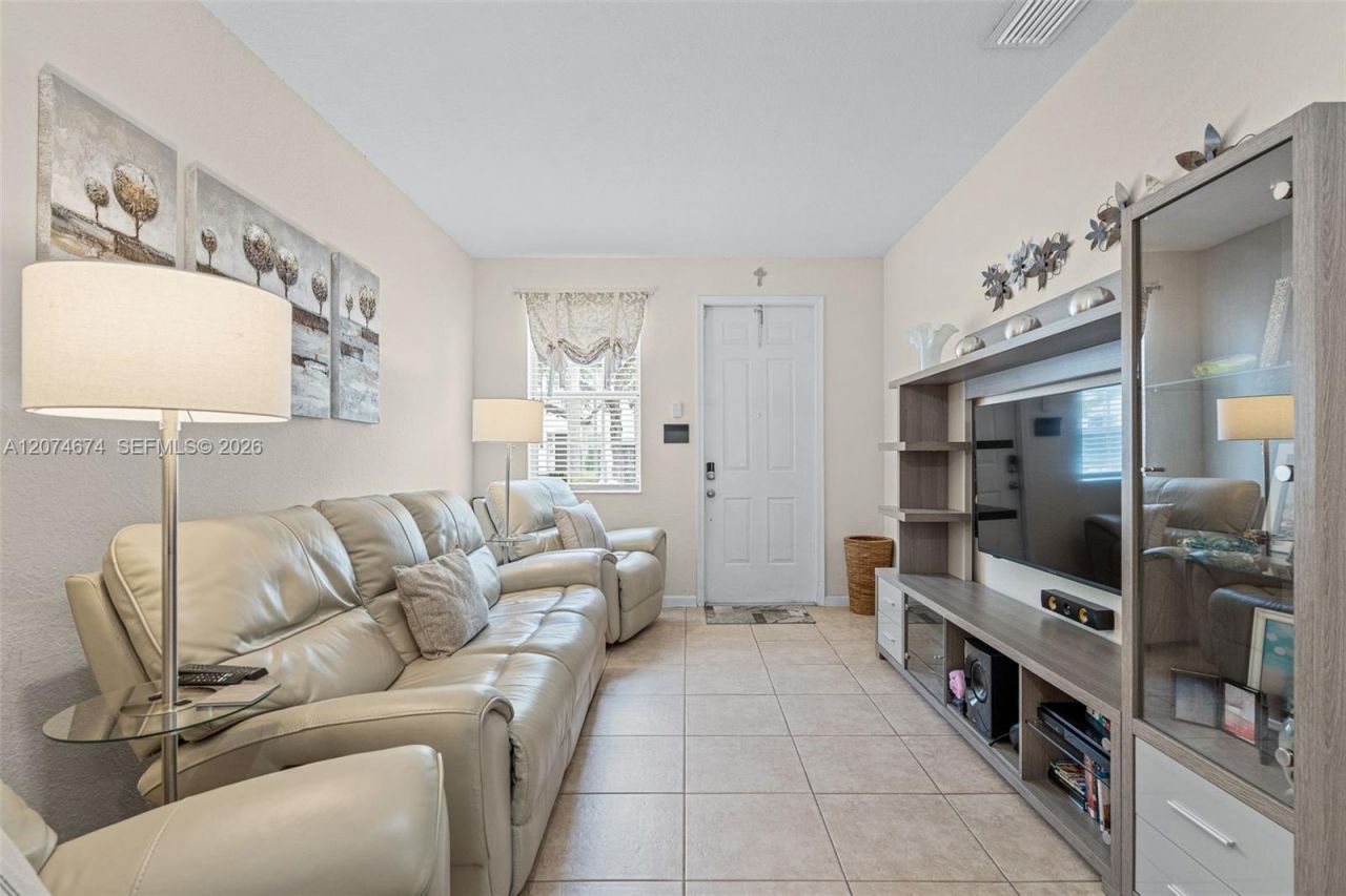 1034 NE 30th Ave , Homestead, FL 33033 Photo
