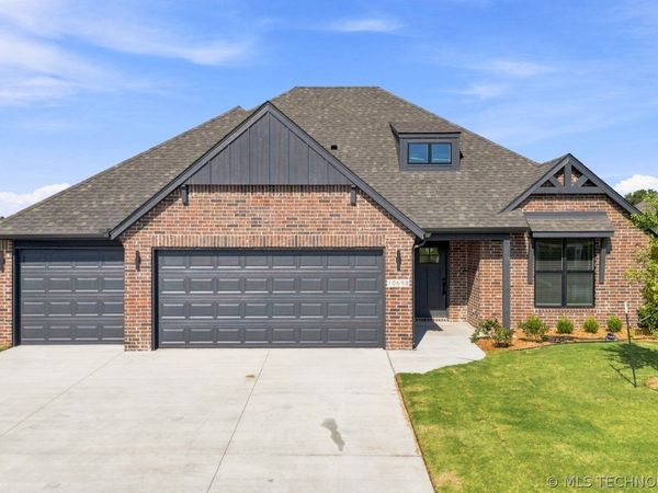 10668 S 226th East Avenue, Broken Arrow, OK 74014