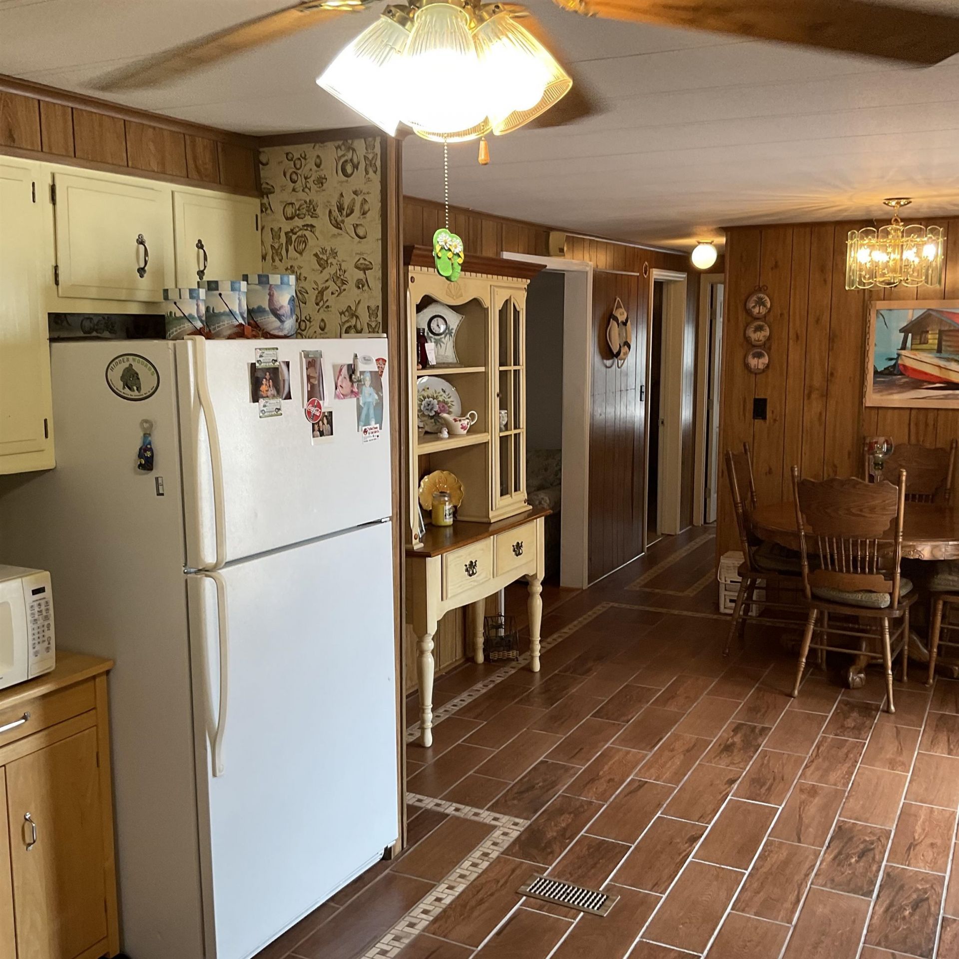 885 Hilander Dr.  Photo 6