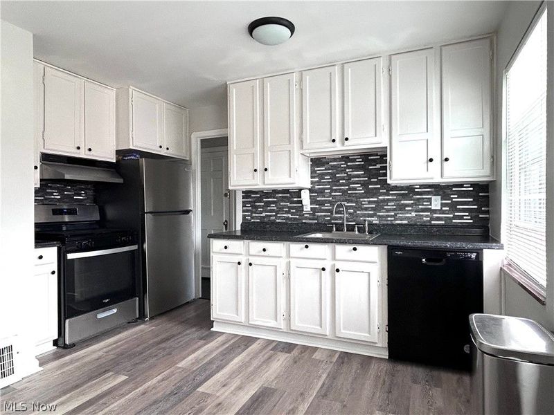 14006 Lakewood Heights Boulevard, Lakewood, OH 44107 Photo 4