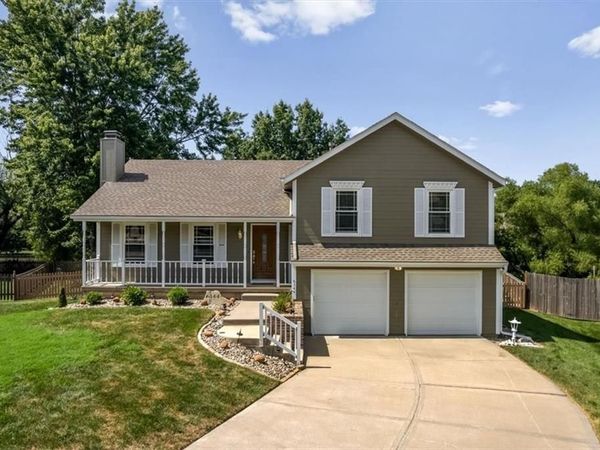 6144 W 157th Terrace, Overland Park, KS 66223