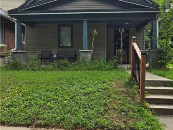 2629 Elmwood Avenue, Kansas City, MO 64127