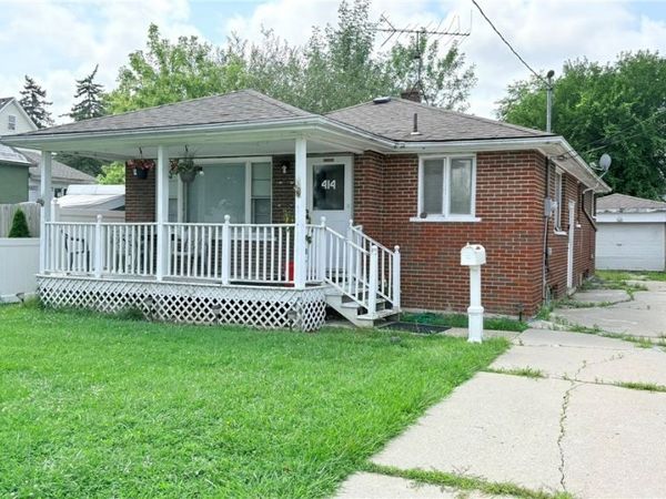 414 38th Street , Niagara Falls, NY 14303