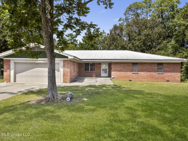 2408 Callie Road, Gautier, MS 39553