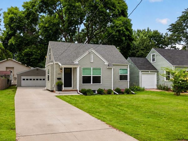 1604 45th Street , Des Moines, IA 50310
