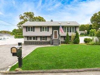 341 Avenue B Ronkonkoma, NY 11779