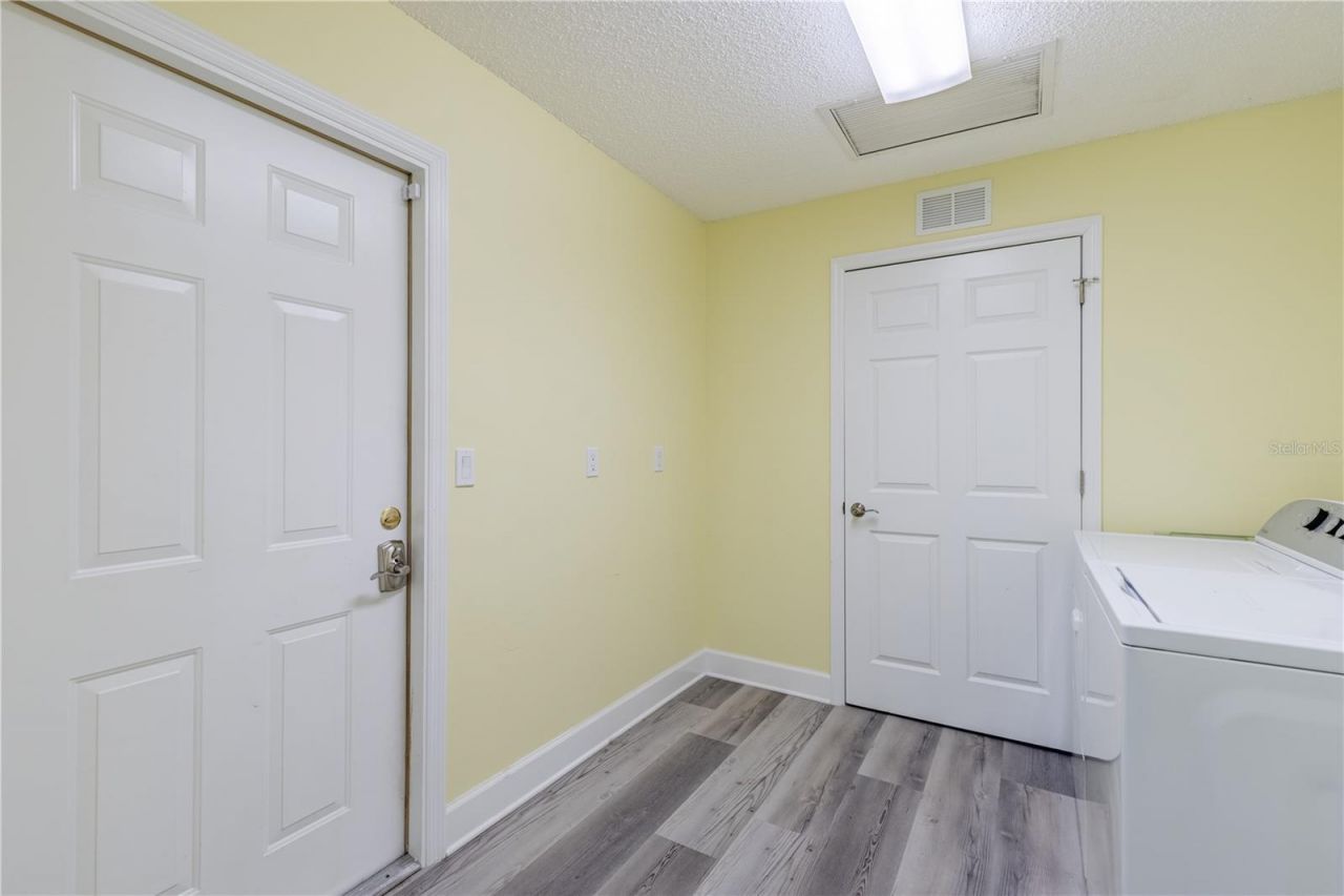 33816 Spring Drive, Leesburg, FL 34788 Photo