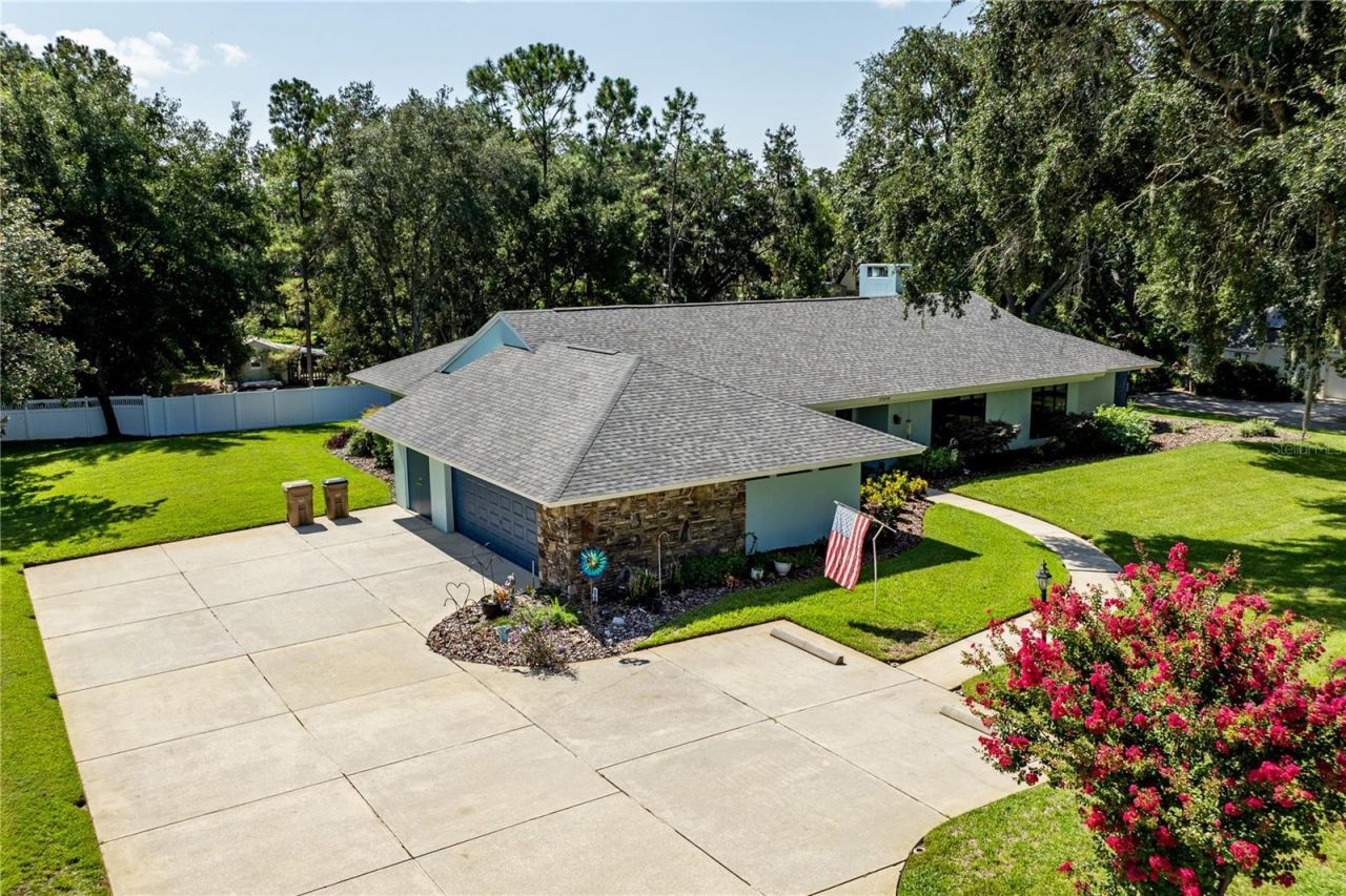 33816 Spring Drive , Leesburg, FL 34788 Photo