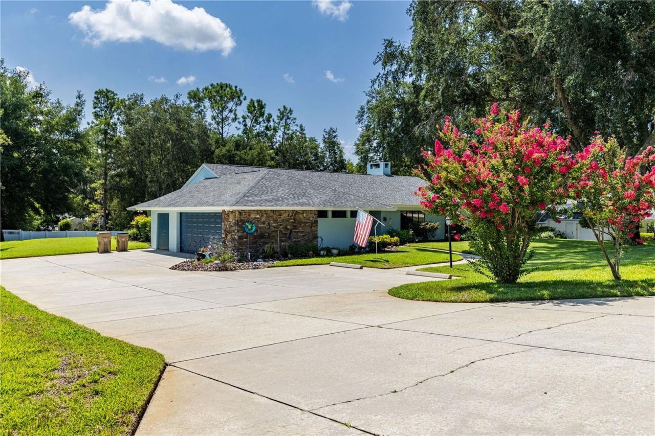 33816 Spring Drive , Leesburg, FL 34788 Photo