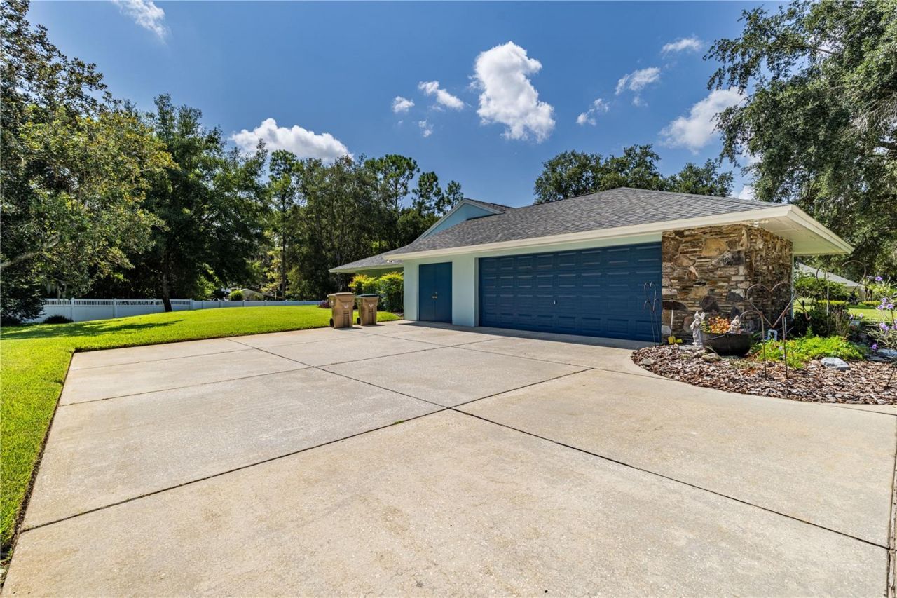 33816 Spring Drive , Leesburg, FL 34788 Photo