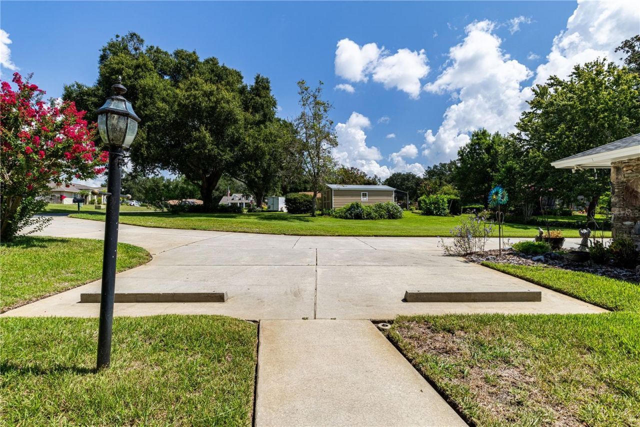 33816 Spring Drive , Leesburg, FL 34788 Photo