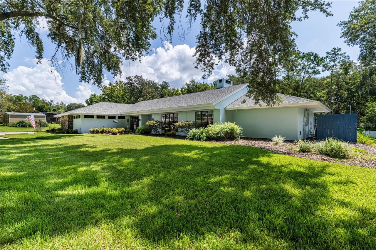 33816 Spring Drive , Leesburg, FL 34788 Photo
