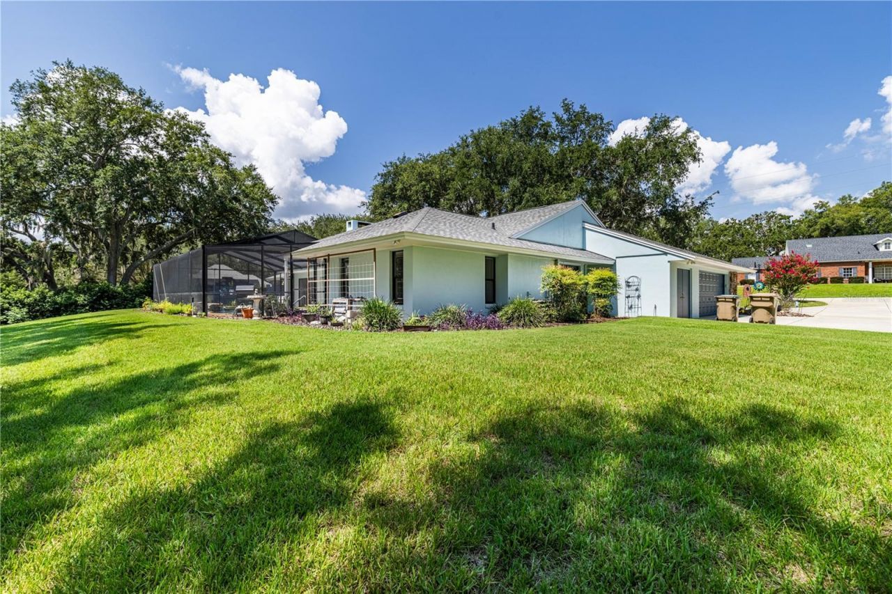 33816 Spring Drive , Leesburg, FL 34788 Photo