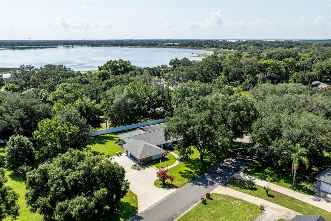 33816 Spring Drive , Leesburg, FL 34788 Photo