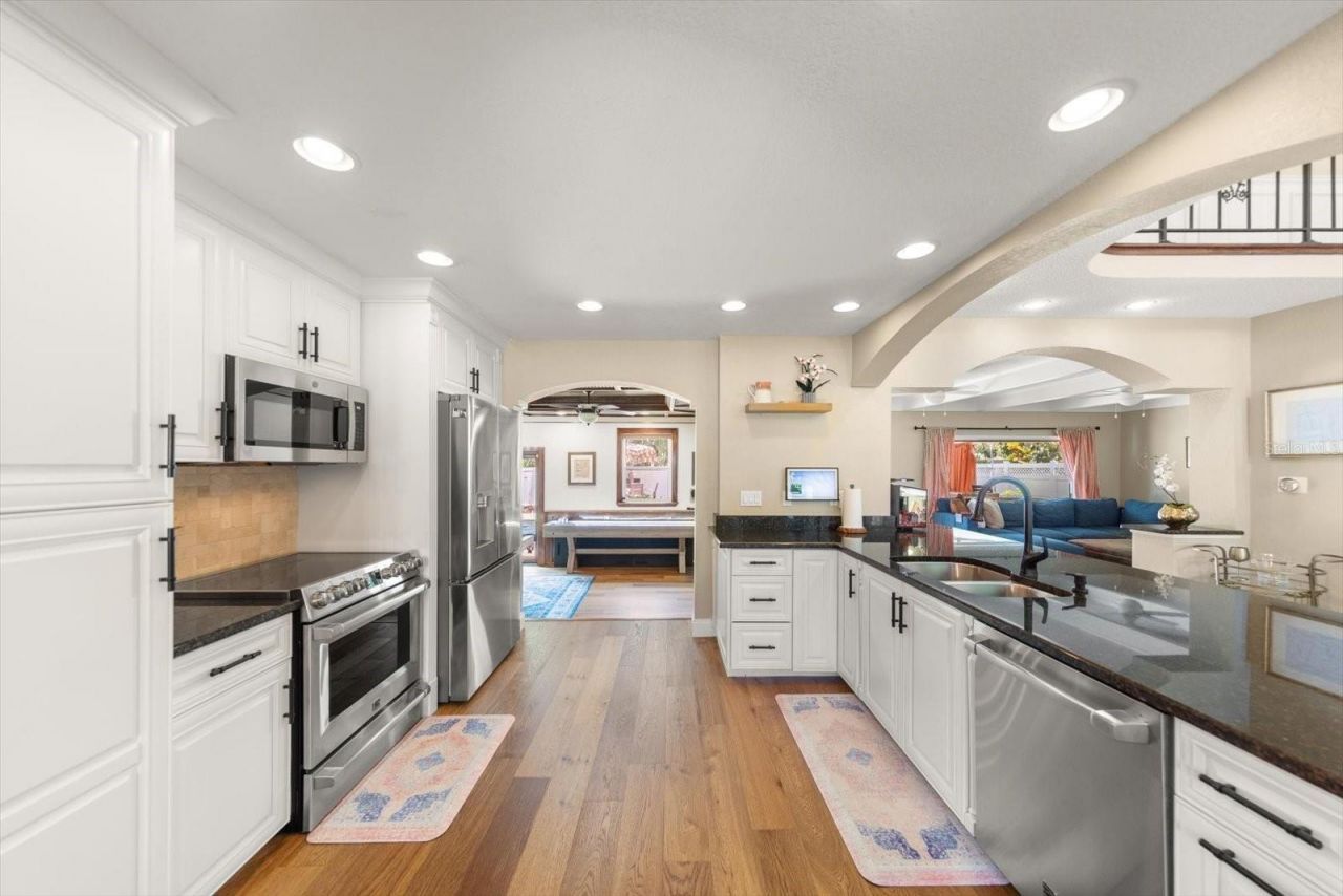 3005 Sunset Drive, Belleair Bluffs, FL 33770 Photo