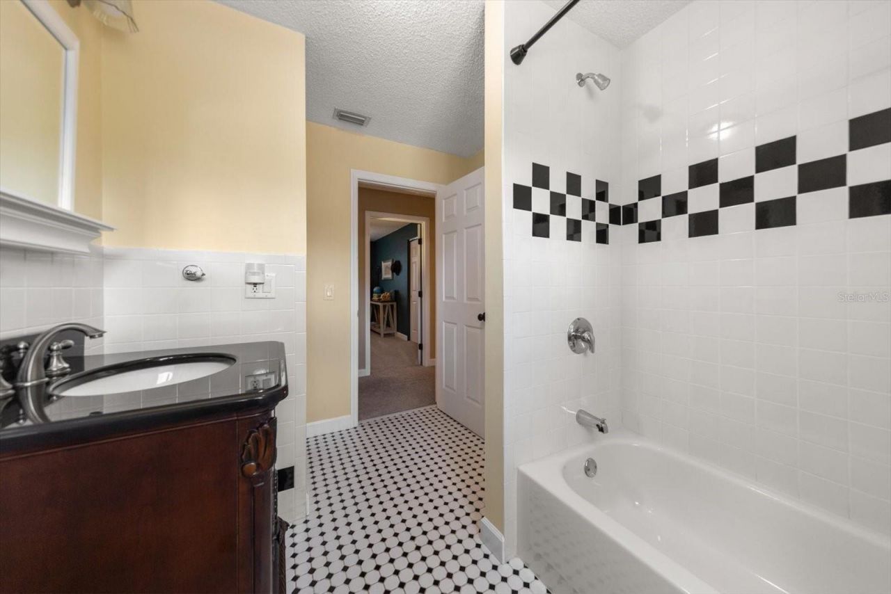 3005 Sunset Drive, Belleair Bluffs, FL 33770 Photo