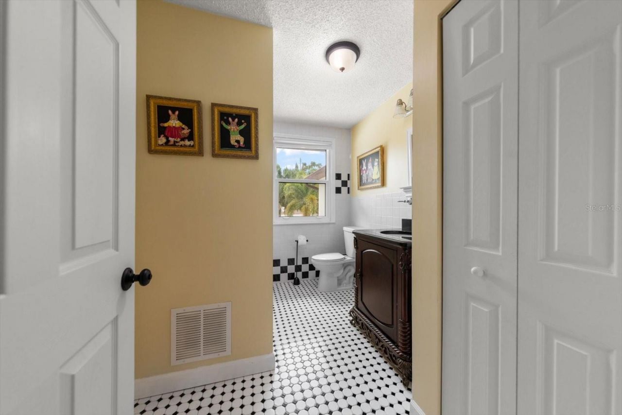 3005 Sunset Drive, Belleair Bluffs, FL 33770 Photo