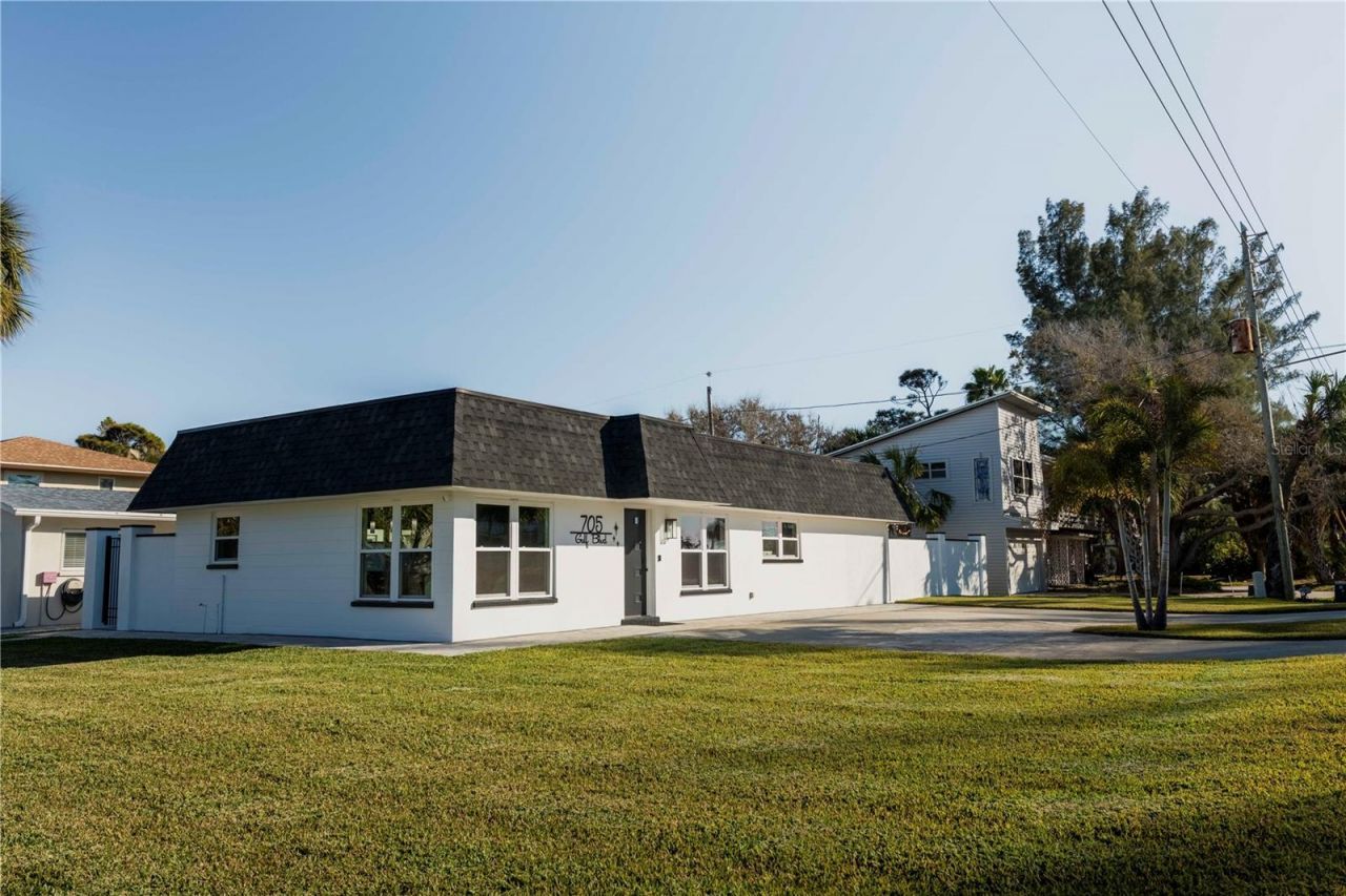 705 Gulf Boulevard , Belleair Beach, FL 33786 Photo
