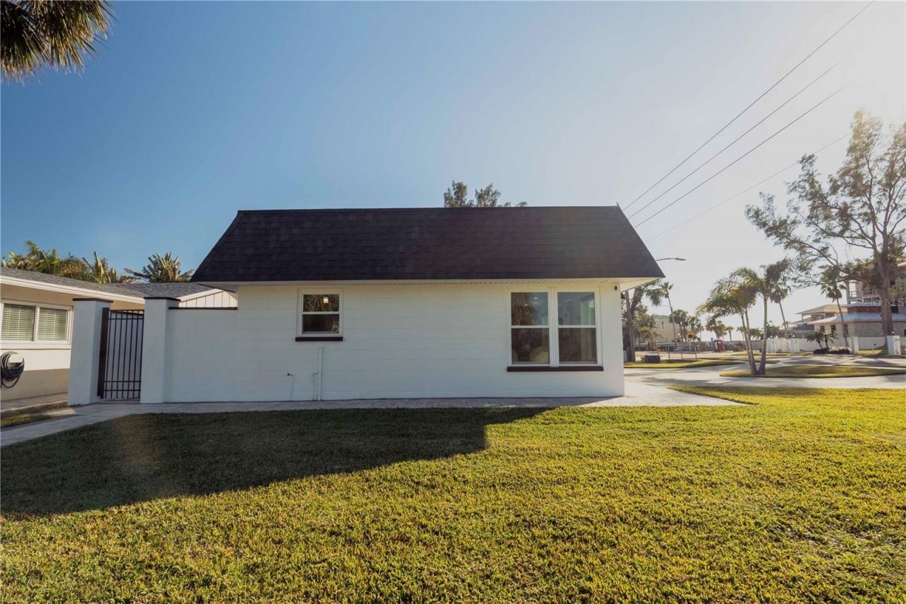 705 Gulf Boulevard , Belleair Beach, FL 33786 Photo