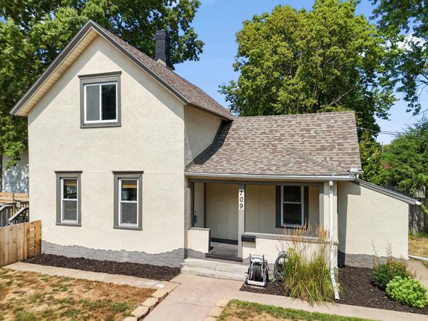 709 24th Avenue NE, Minneapolis, MN 55418
