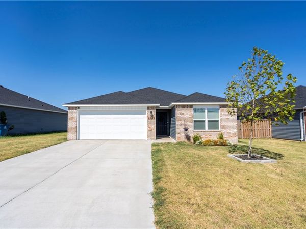 1533 Ace Avenue , Gentry, AR 72734