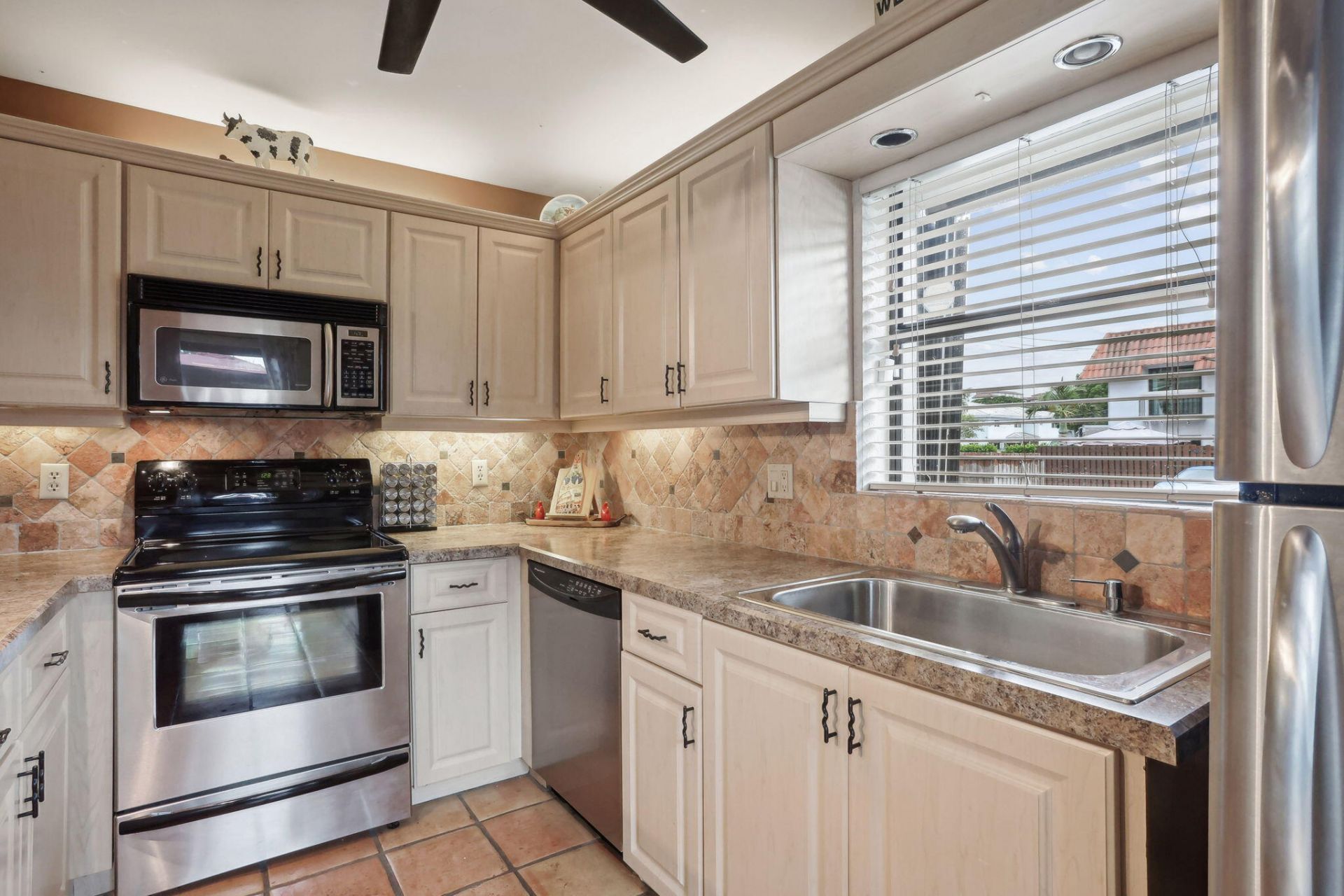 1251 S Federal Highway, Boca Raton, FL 33432 Photo