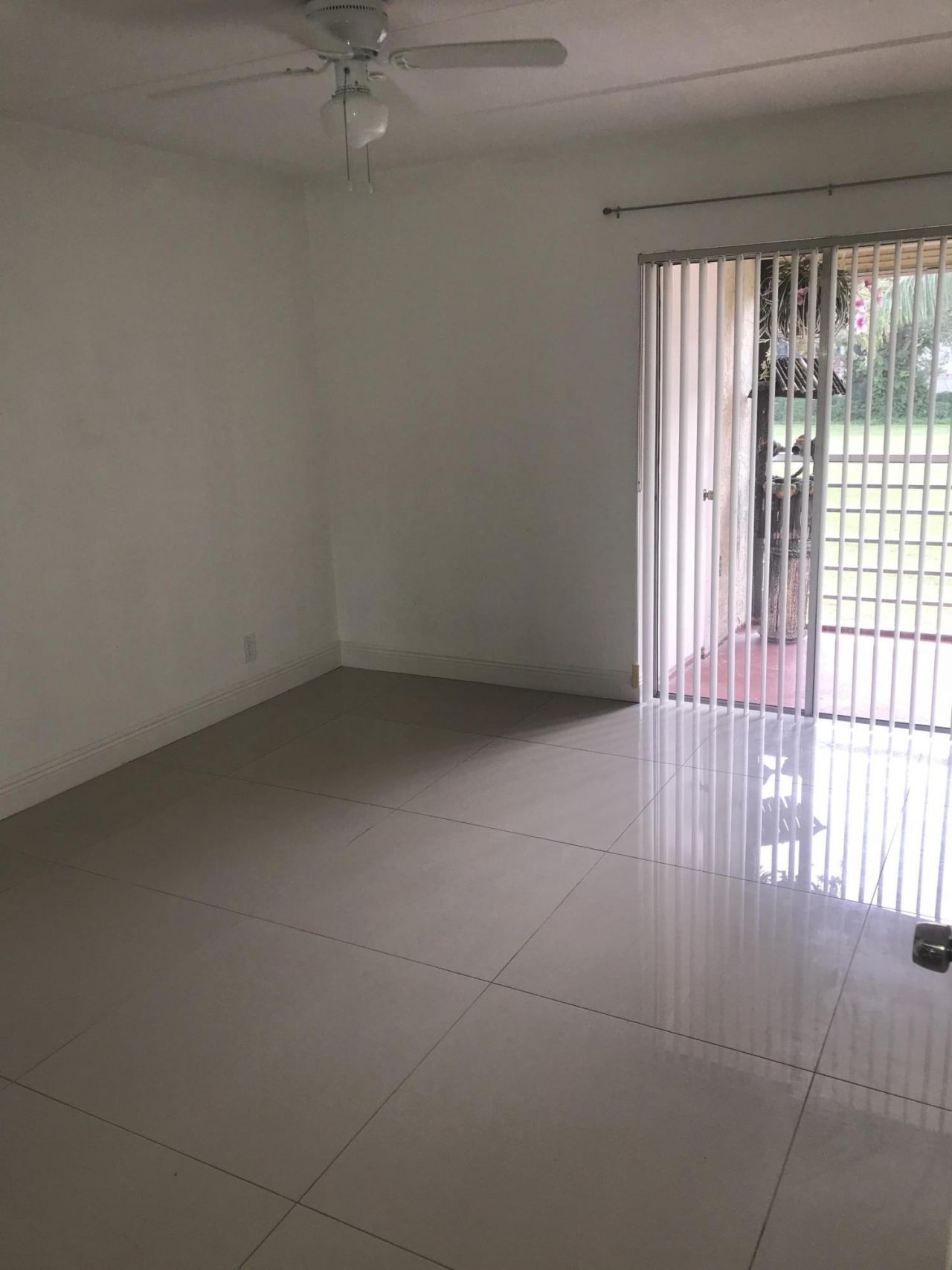 2000 Springdale Boulevard, Unit 210, Palm Springs, FL 33461 Photo