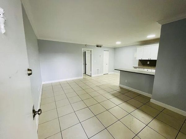 890 NW 45 Avenue, Unit 32, Miami, FL 33126