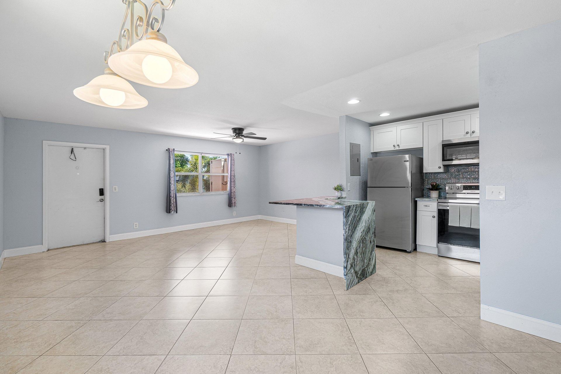 566 Saxony L, Delray Beach, FL 33446 Photo