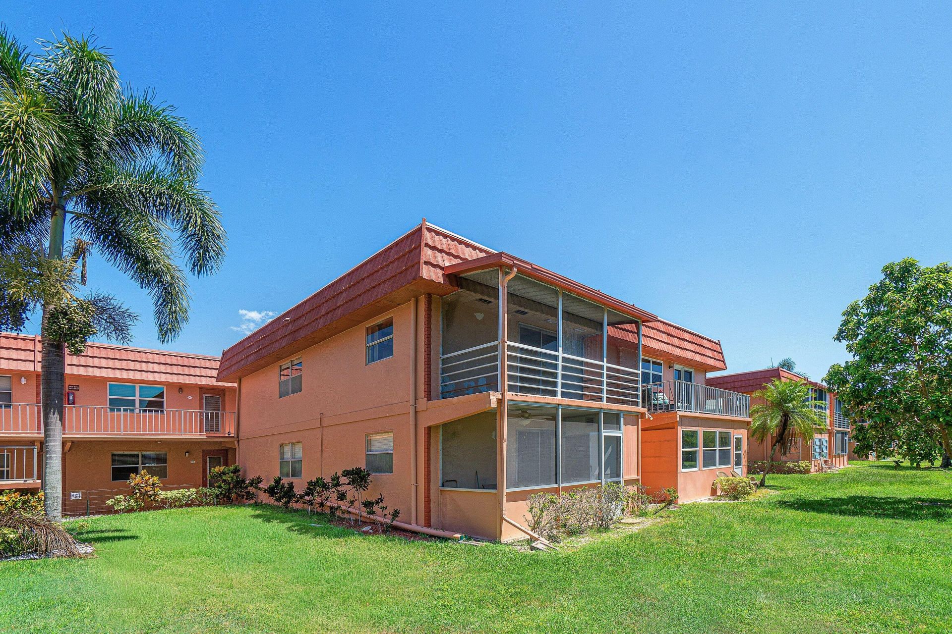 566 Saxony L, Delray Beach, FL 33446 Photo