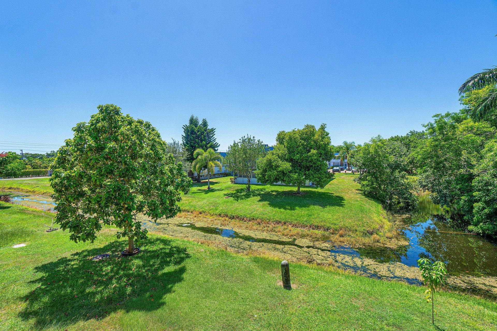 566 Saxony L, Delray Beach, FL 33446 Photo