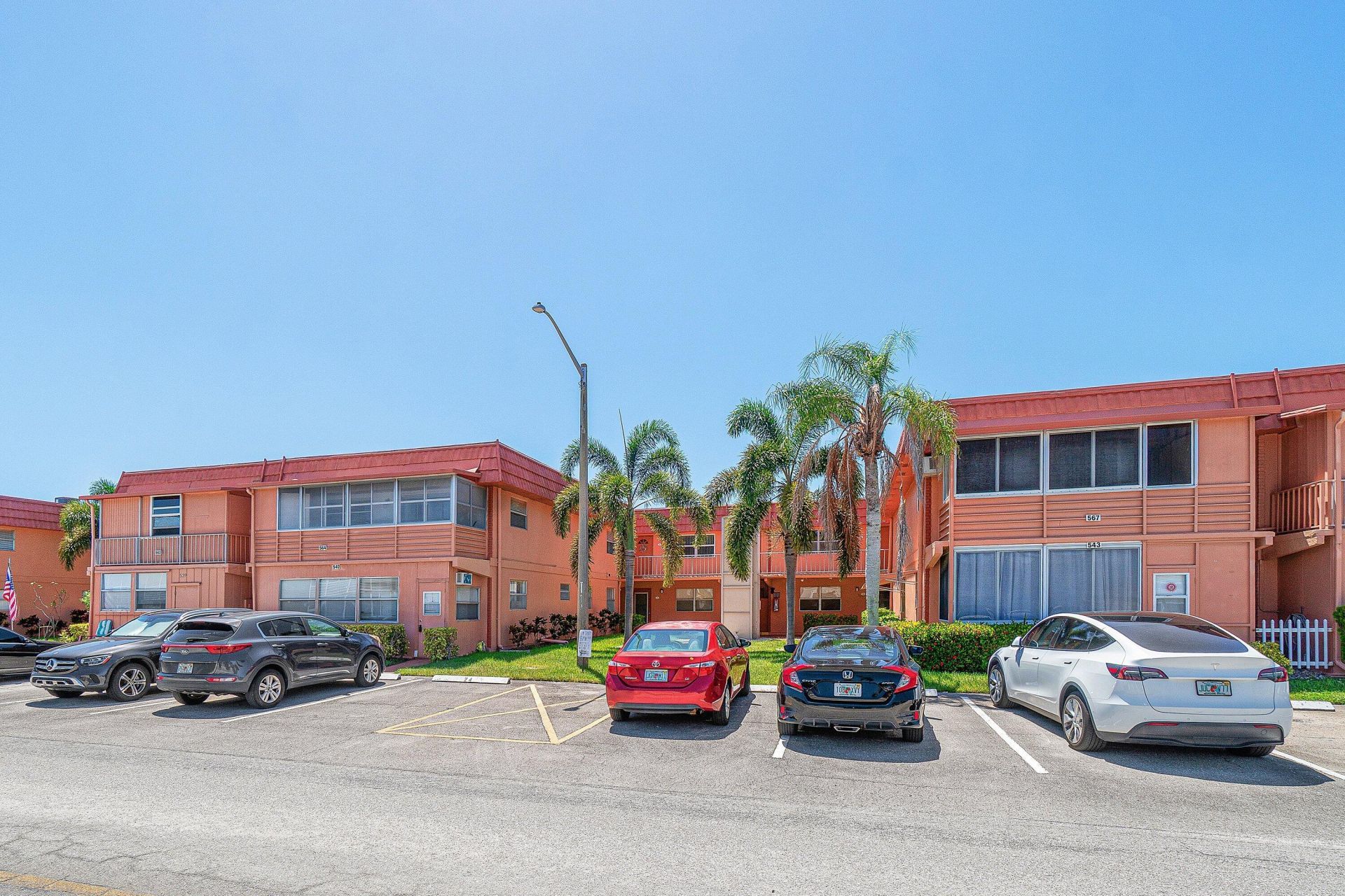 566 Saxony L, Delray Beach, FL 33446 Photo