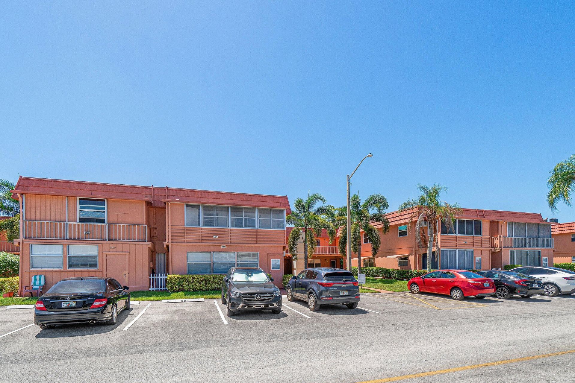 566 Saxony L, Delray Beach, FL 33446 Photo