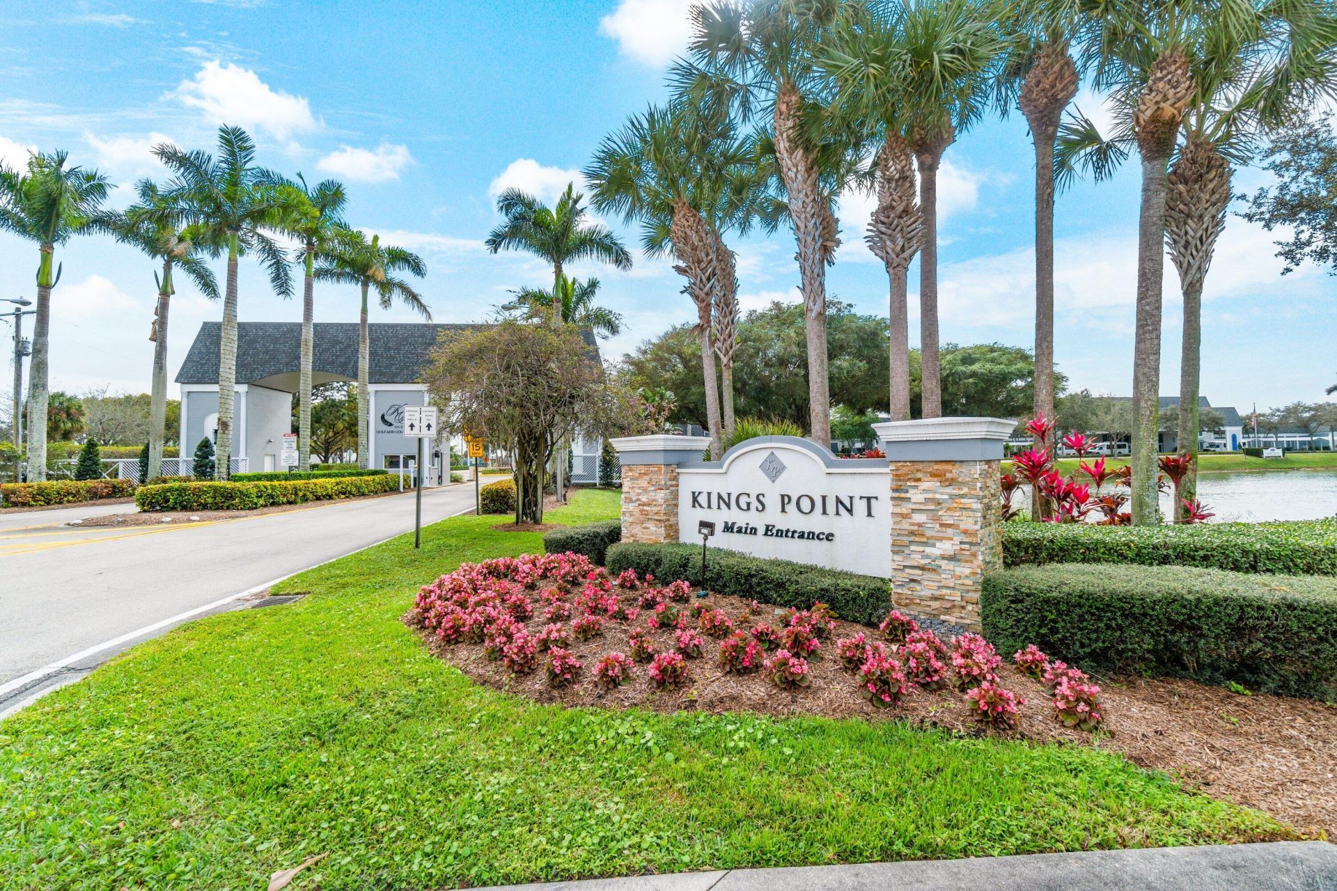 566 Saxony L, Delray Beach, FL 33446 Photo