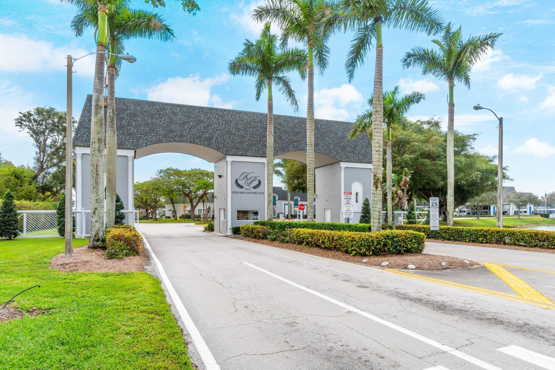 566 Saxony L, Delray Beach, FL 33446 Photo