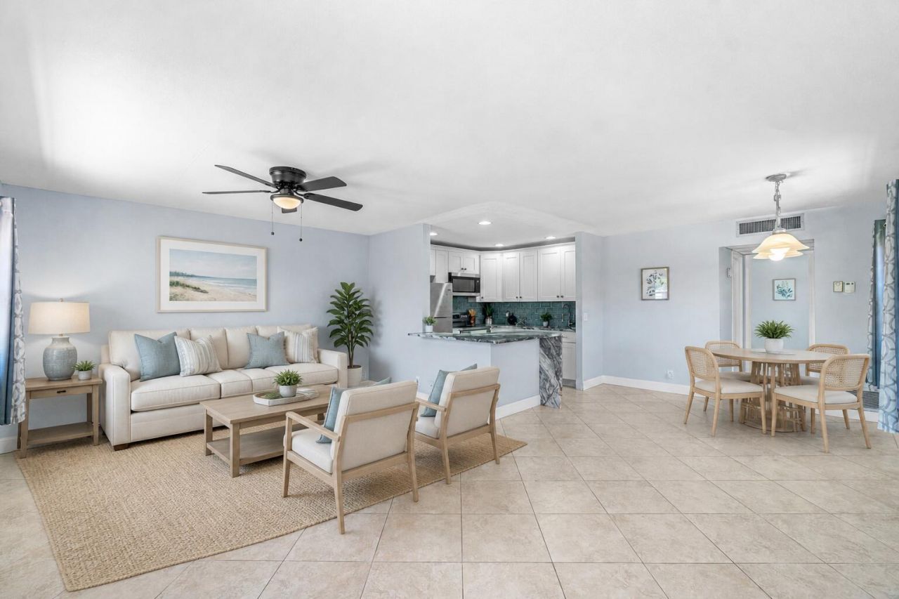 566 Saxony L, Delray Beach, FL 33446 Photo