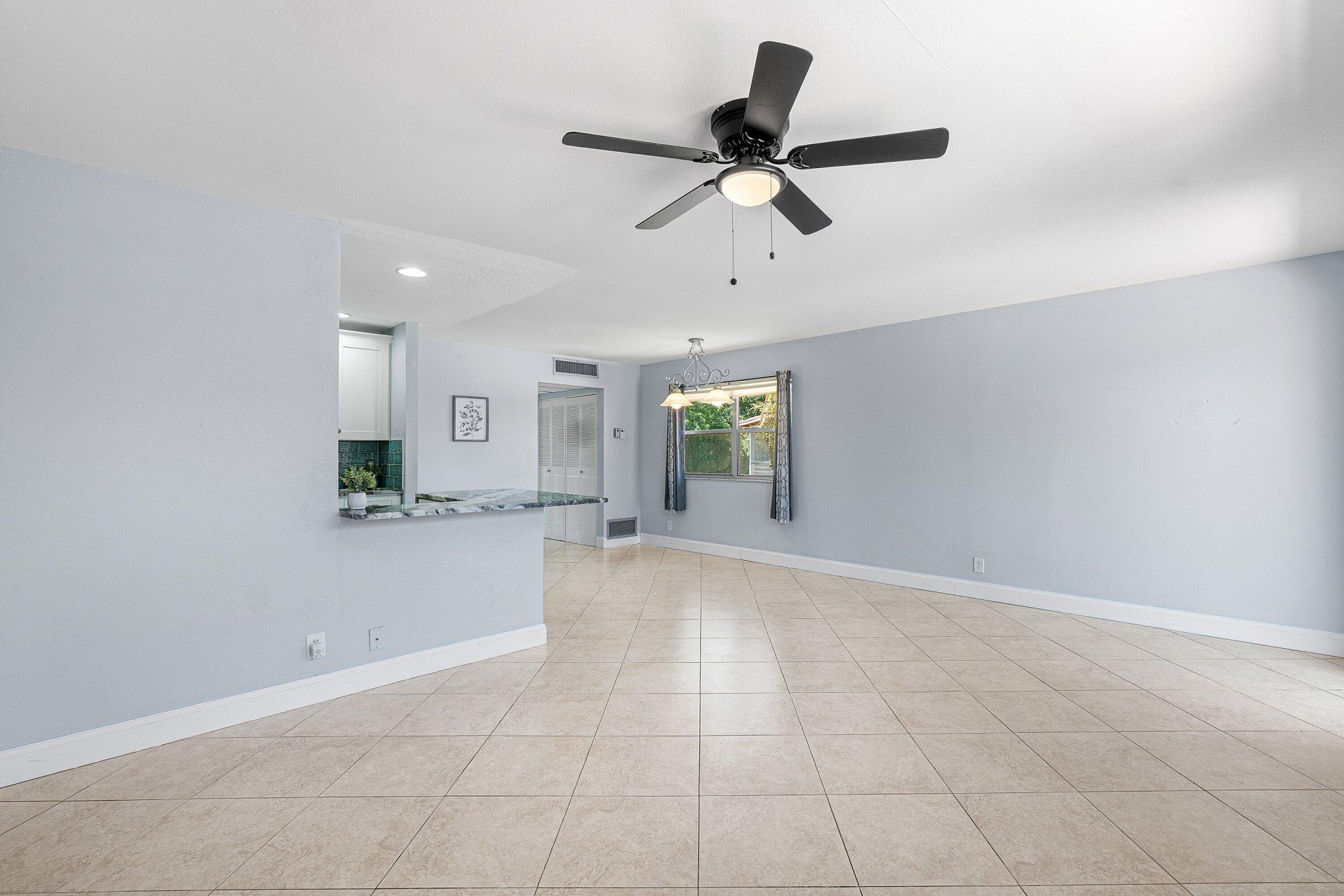 566 Saxony L, Delray Beach, FL 33446 Photo
