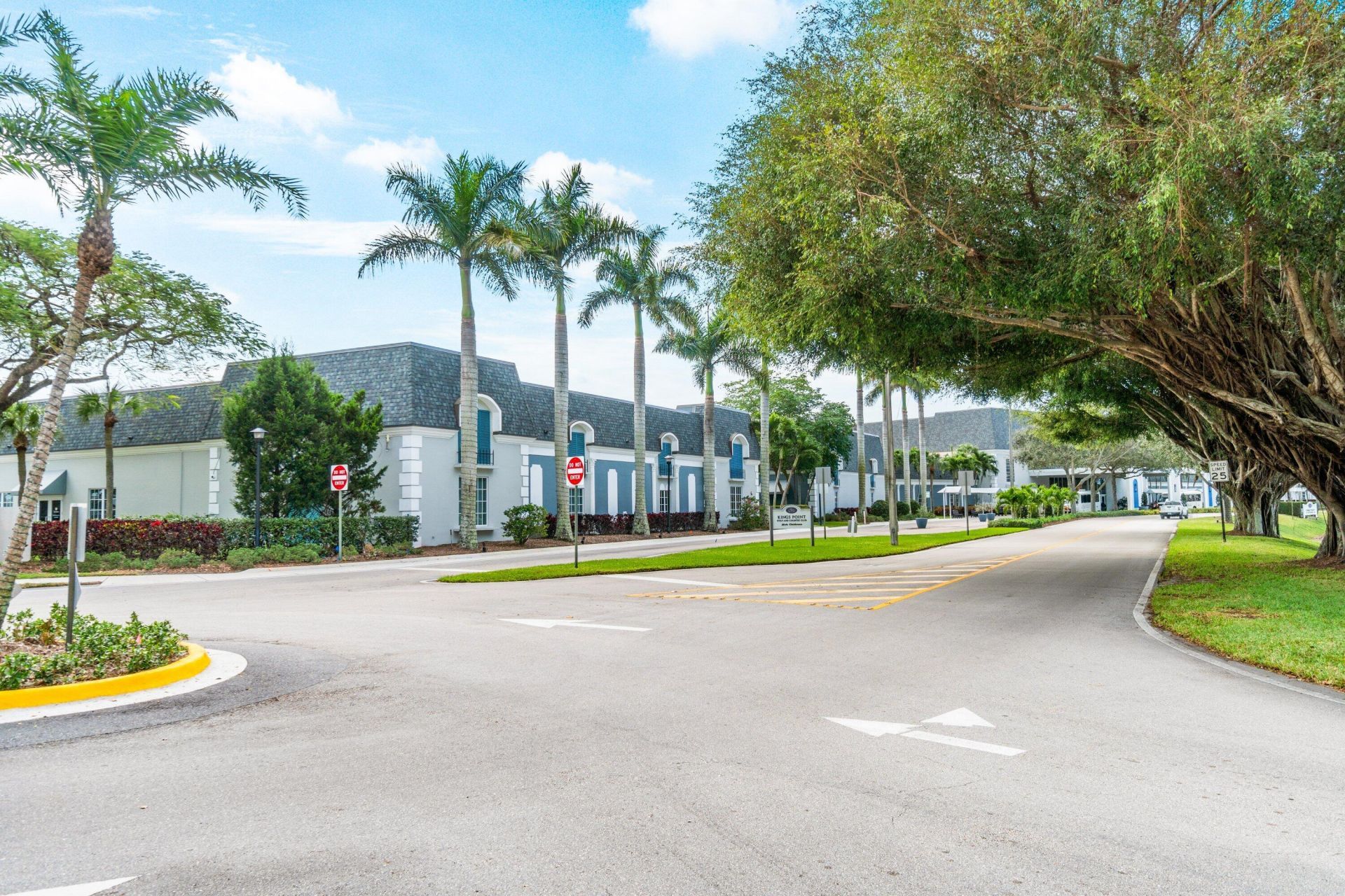566 Saxony L, Delray Beach, FL 33446 Photo