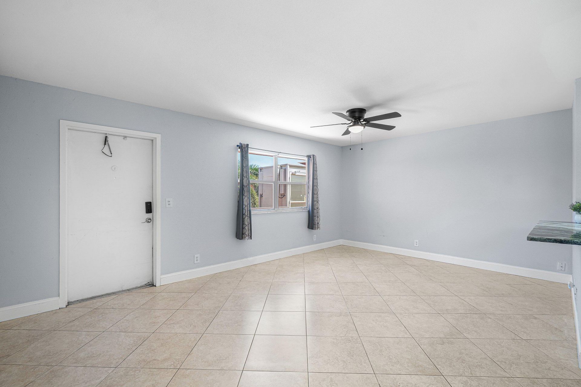 566 Saxony L, Delray Beach, FL 33446 Photo