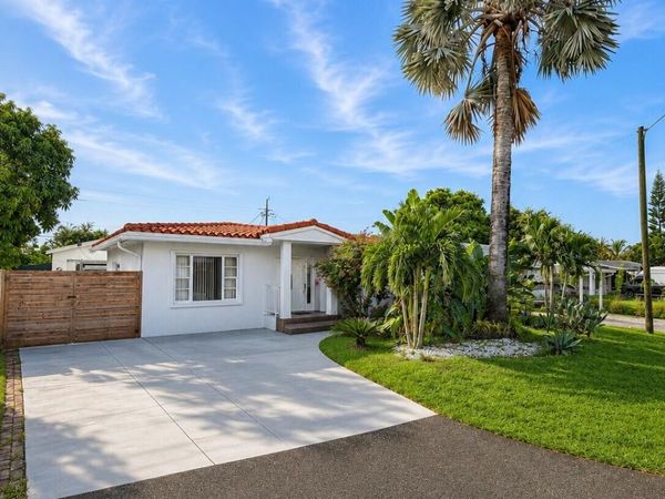 4730 NE 3rd Avenue, Oakland Park, FL 33334