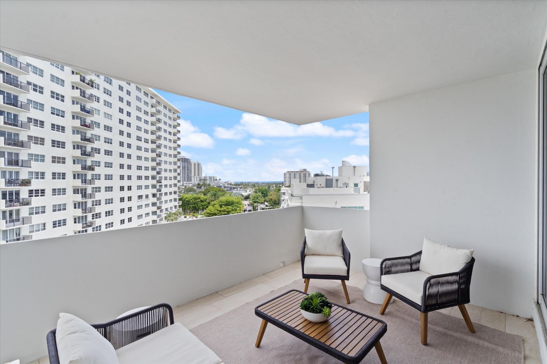333 Sunset Drive, Unit 502, Fort Lauderdale, FL 33301 Photo