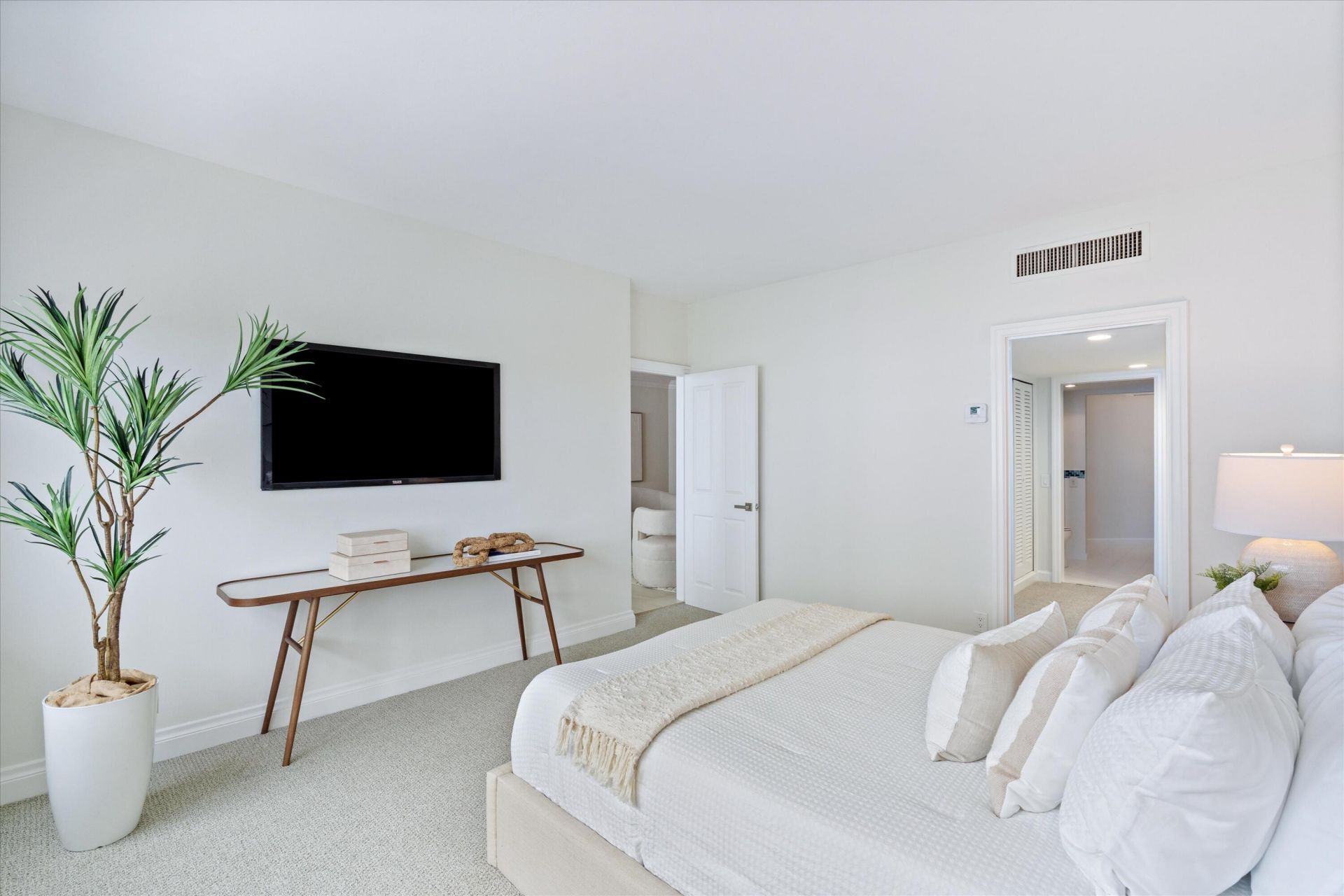 333 Sunset Drive, Unit 502, Fort Lauderdale, FL 33301 Photo